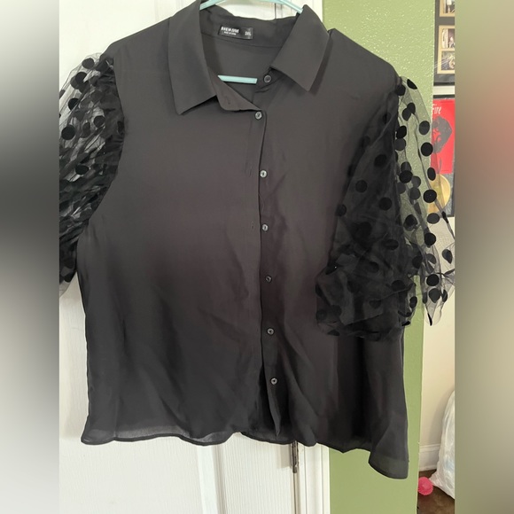 Button down top - Picture 2 of 3